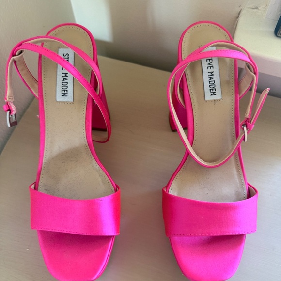 Steve Madden - Hot Pink Satin Platform Heel - Picture 3 of 10